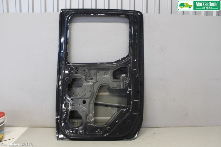 Nissan NAVARA 05-16 Dörr Bak Höger