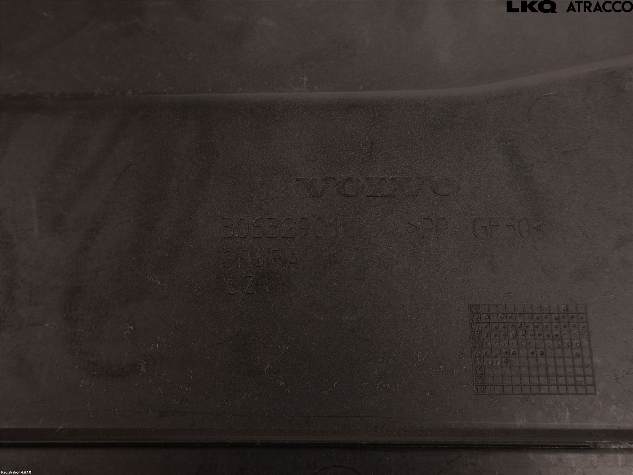 Volvo C70 10-13 Inrbagagerumklädsel-Golv