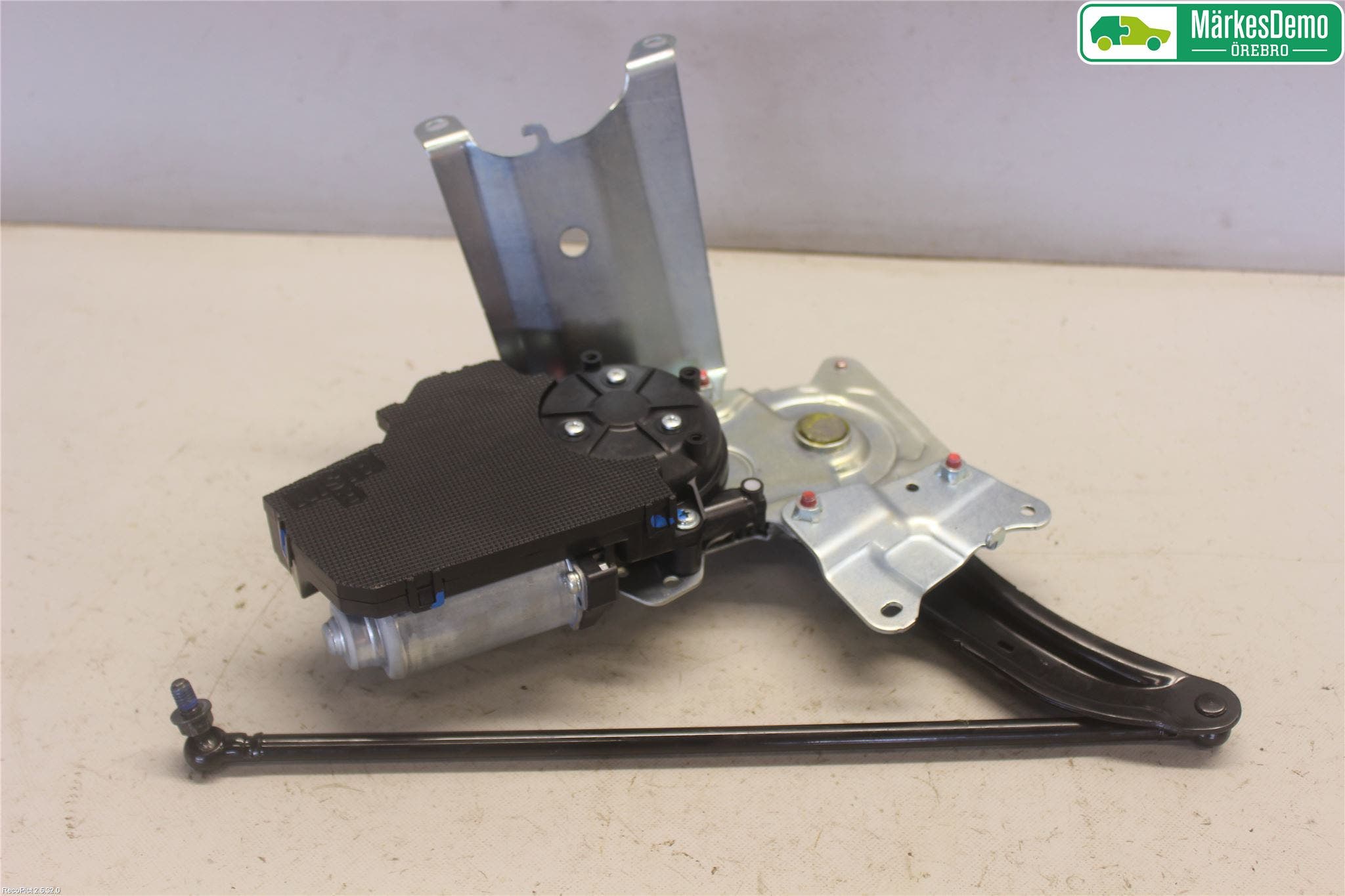 Mitsubishi OUTLANDER 13-21 Bakluckeöppnare Automatisk