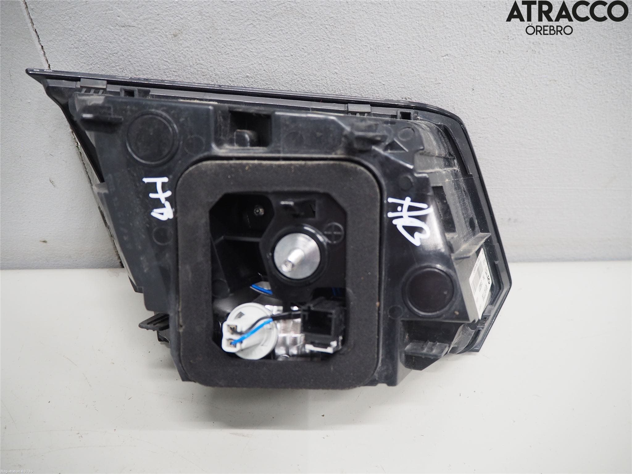 Peugeot 3008 17-24 Bakljus Lucka Hö