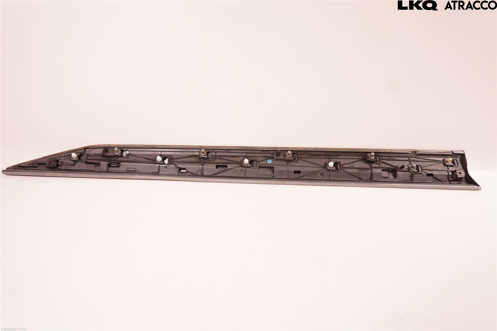 Skoda SUPERB 16-24 Dörr Dekorlist Fram Hö