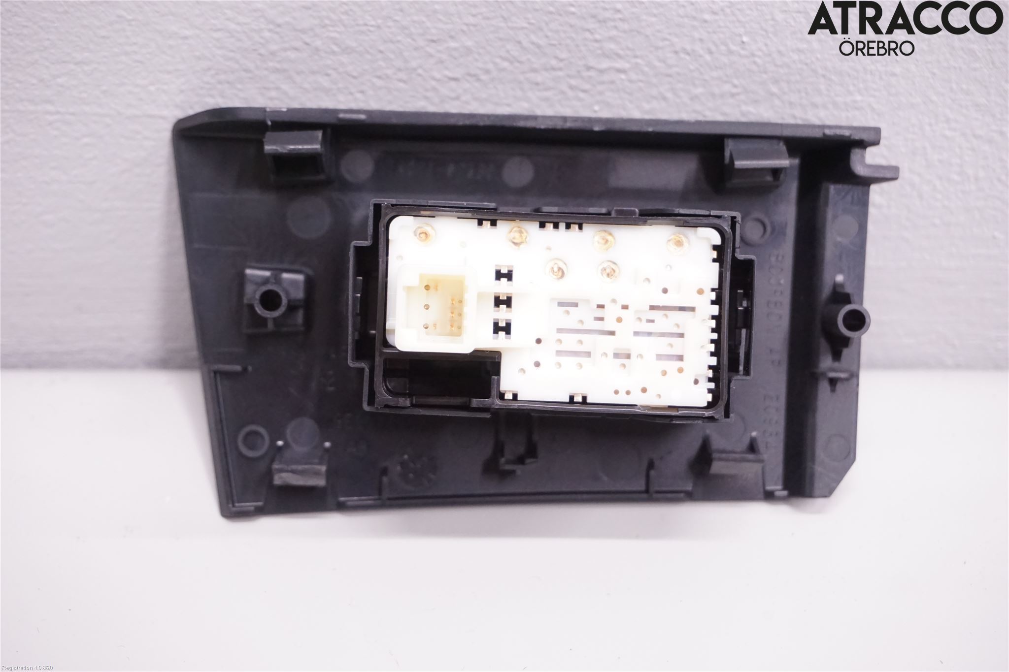 Toyota AURIS 13-19 Strömställare Elhiss