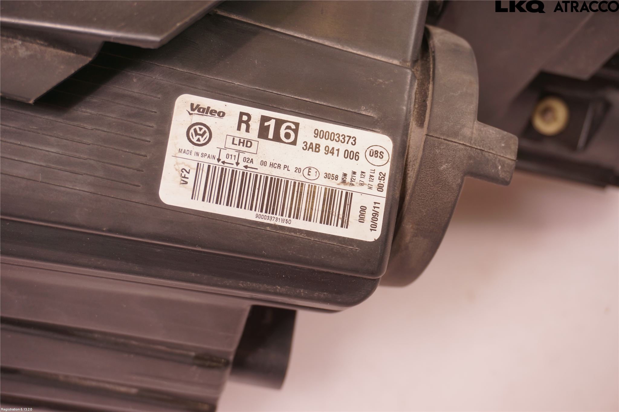 Volkswagen VW PASSAT 11-14 Strålkastare Höger
