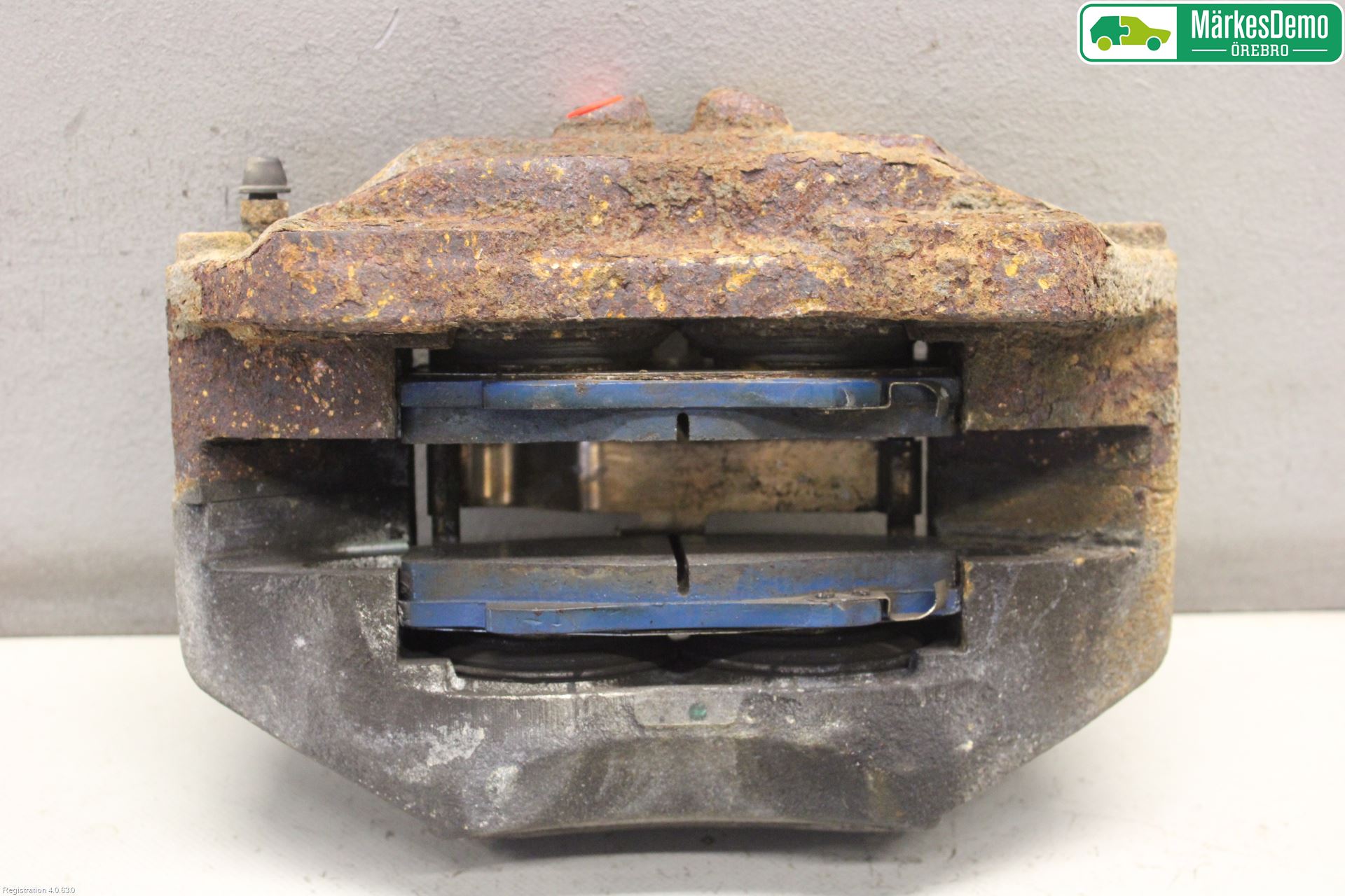 Toyota HILUX 05-16 Bromsok Fram Höger