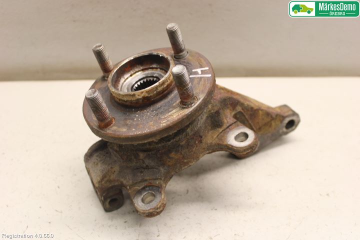 Nissan NOTE E12 14-20 Styrspindel Lagerhus Hö