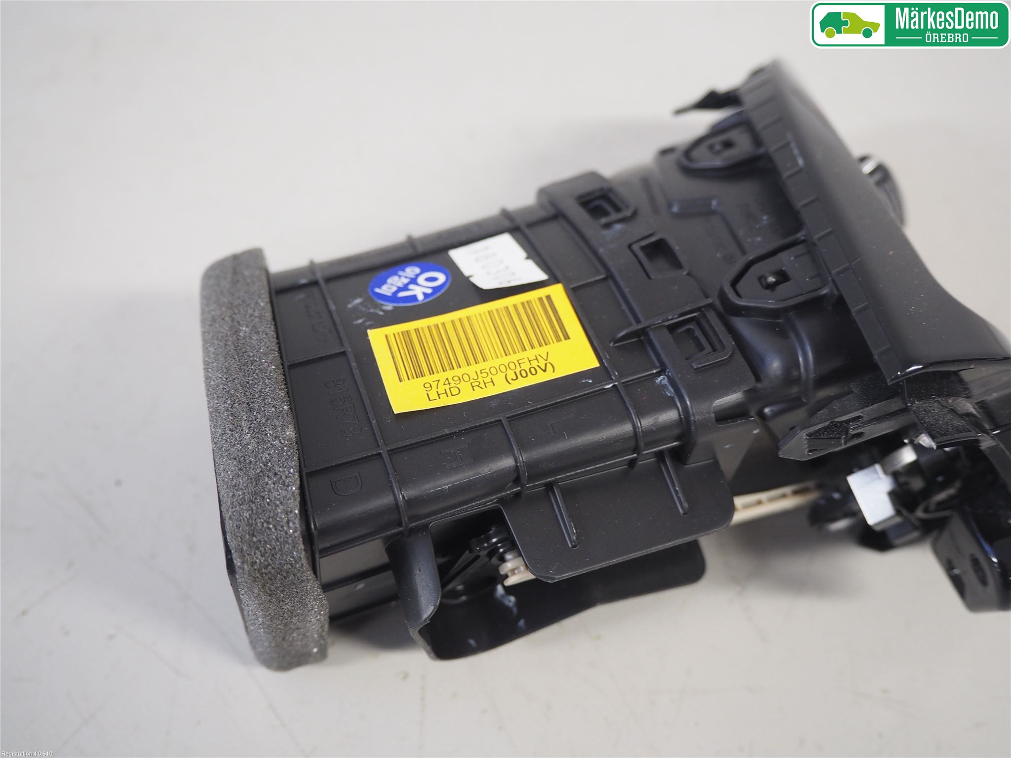 Kia STINGER 18- Defrosterkanal-Munstycke