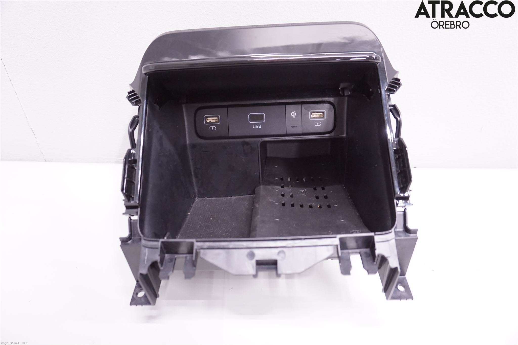 Kia SORENTO 21- Instrumentkonsoll Mitt