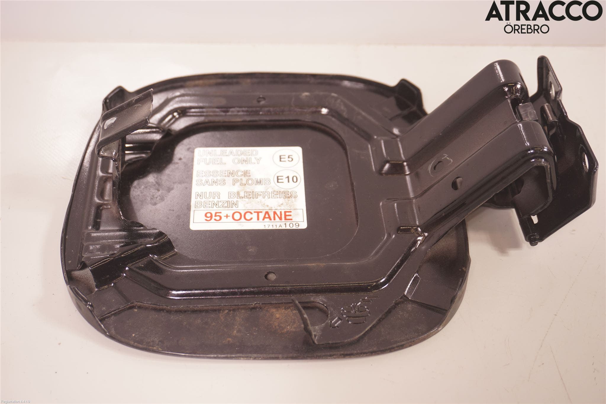 Mitsubishi OUTLANDER 13-21 Tanklucka