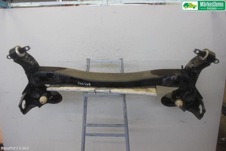 Peugeot 3008 17-24 Bakaxelbalk