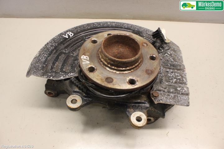 Fiat 500X 15- Hjullagerhus-Spindel Vä B