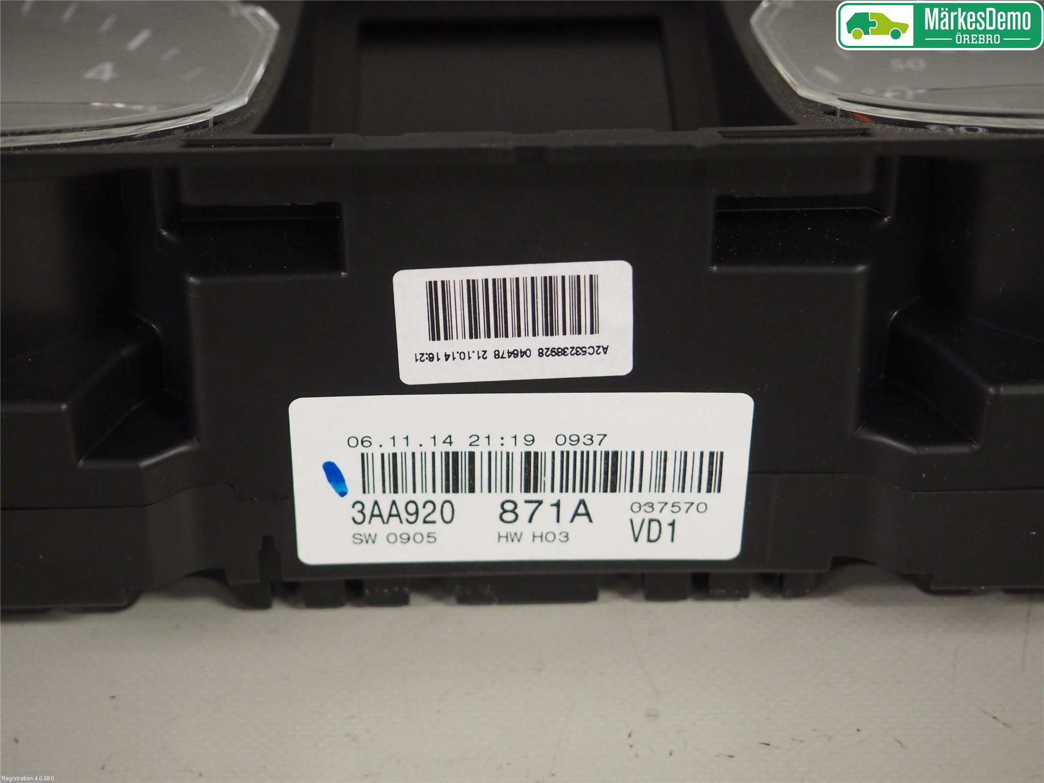 Volkswagen VW PASSAT 11-14 Instrument Komb