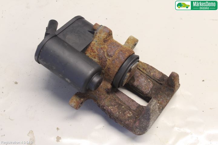 Volkswagen VW PASSAT 11-14 Bromsok Bak Vänster