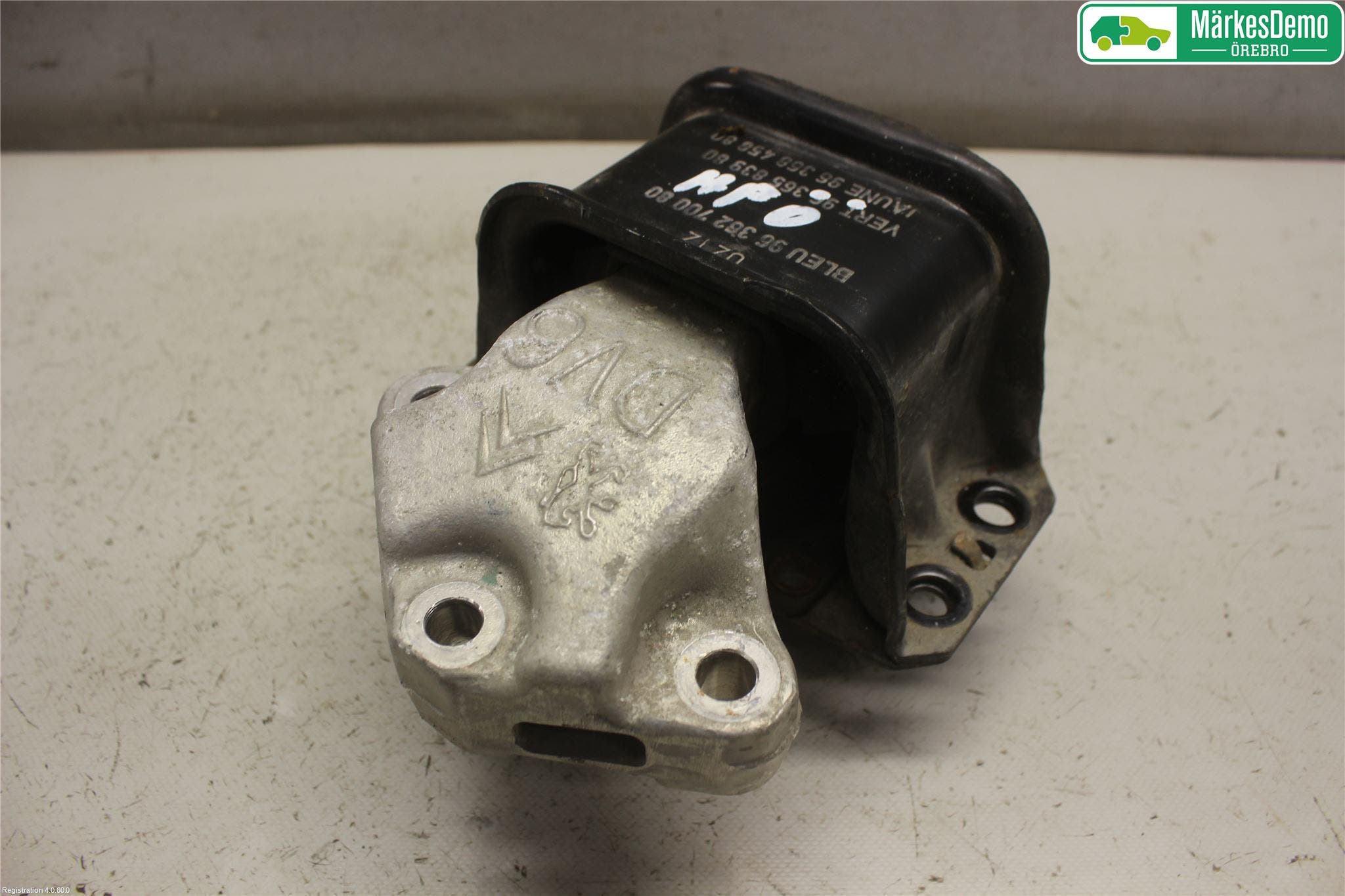 Citroen C4 II 11-18 Motorfäste