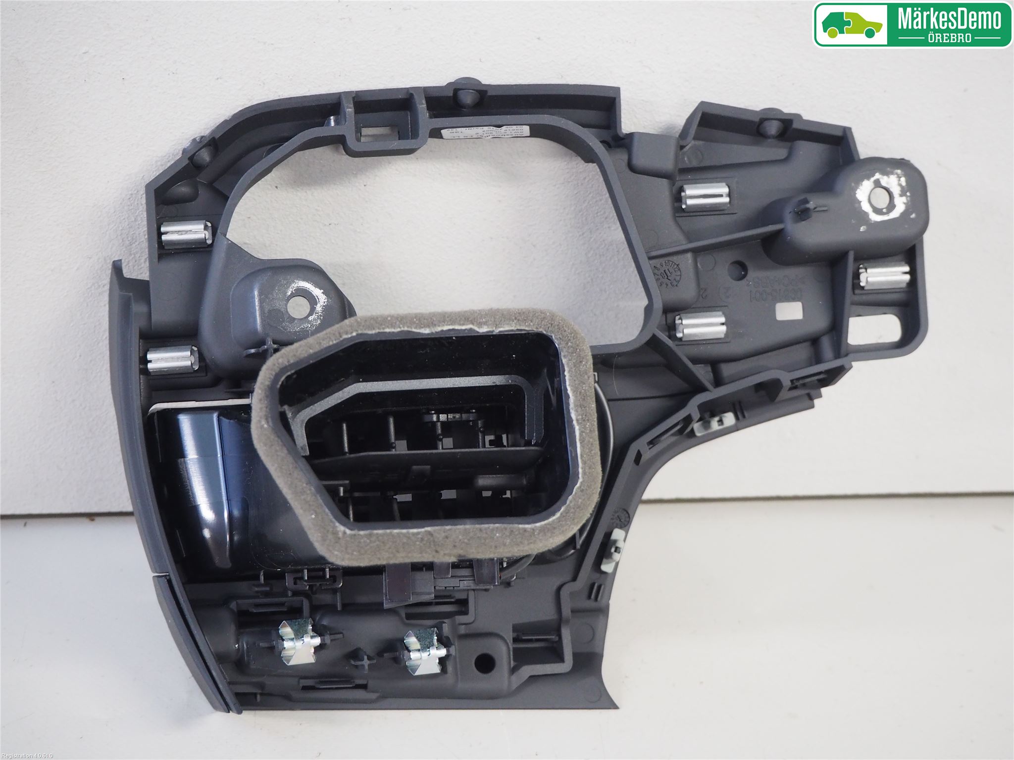 Audi A4/S4 B9 16-19 Defrosterkanal-Munstycke