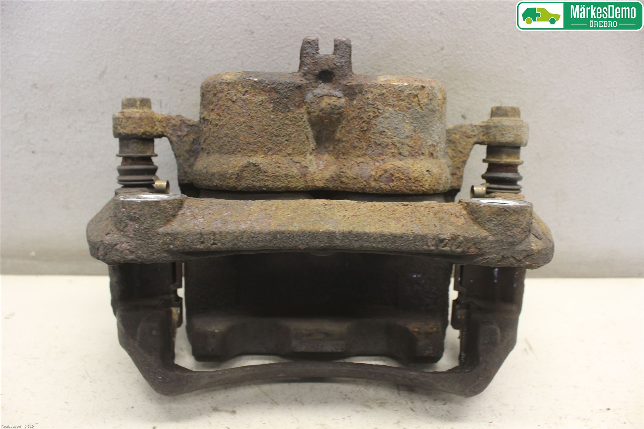 Nissan NAVARA 05-16 Bromsok Fram Höger