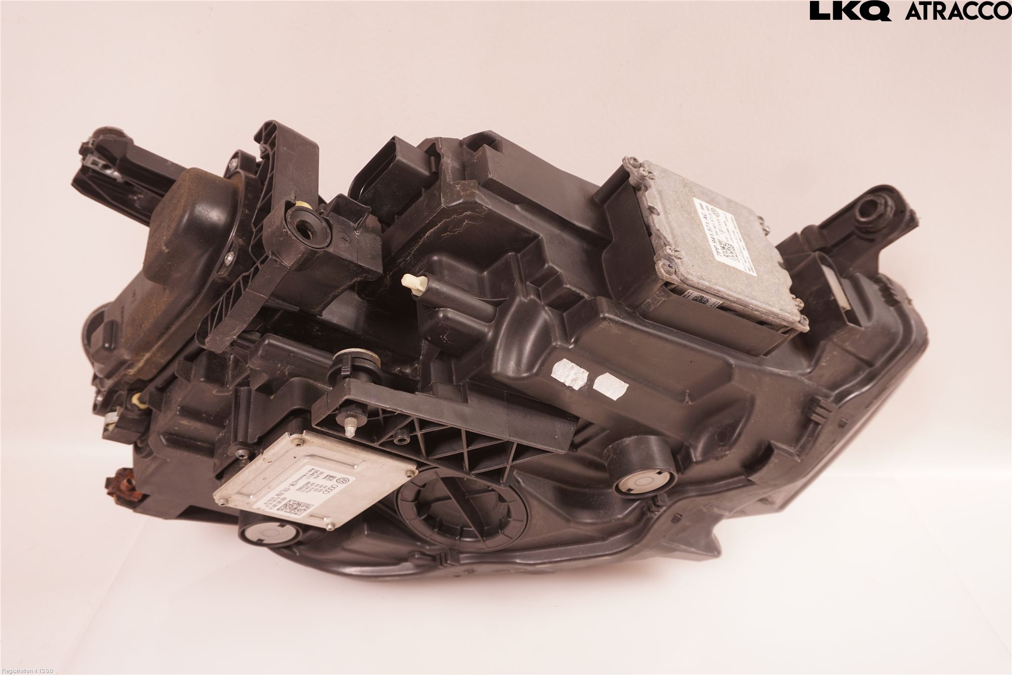 Volkswagen VW PASSAT 15-19 Strålkastare Vänster