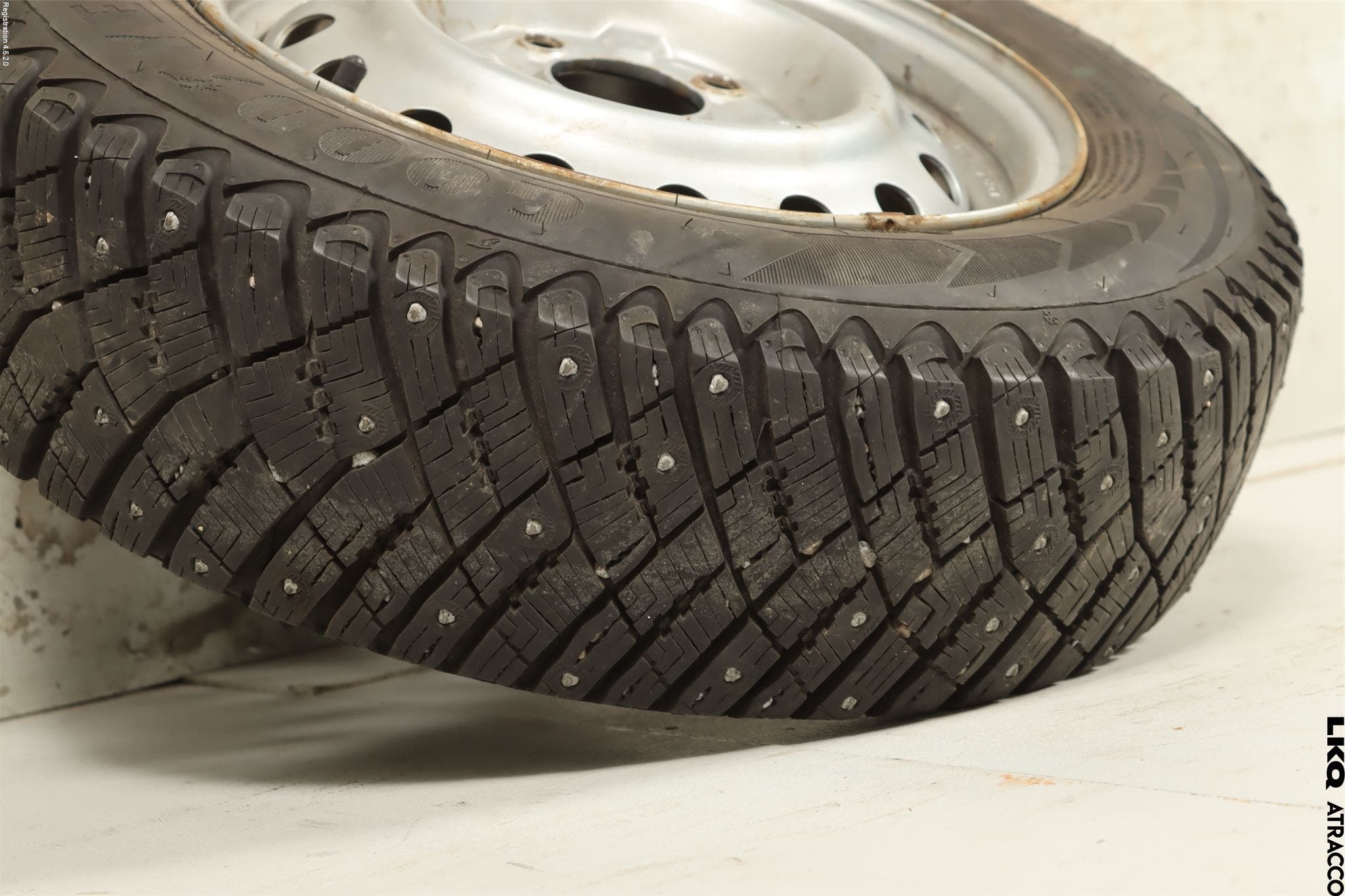 Nissan NV200/NV200 COMBI Vinterdäck Med Fälg