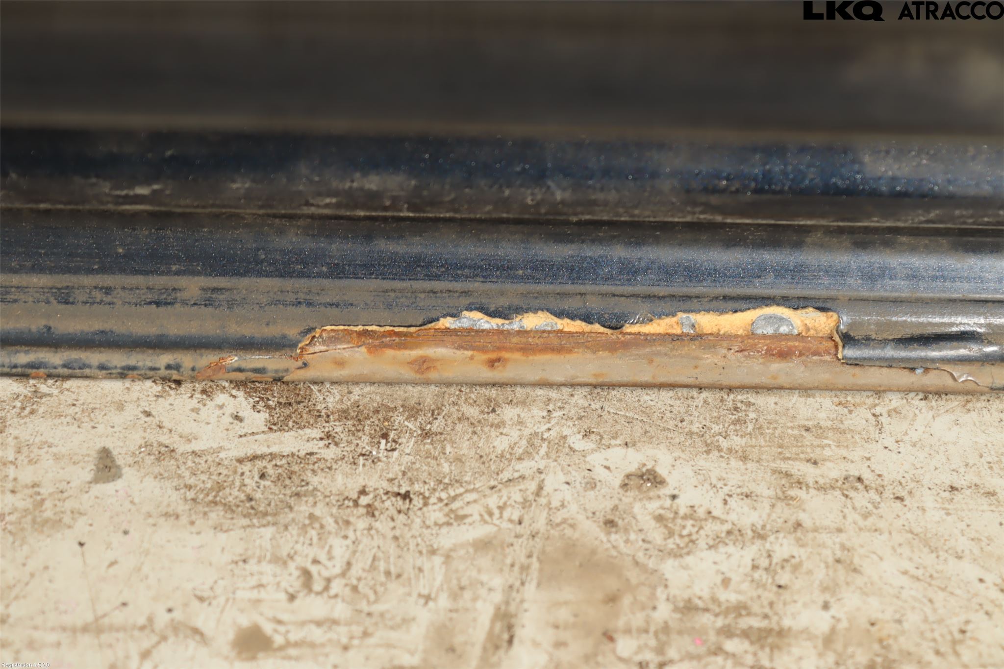 Volvo V70 08-13 Dörr Fram Vänster