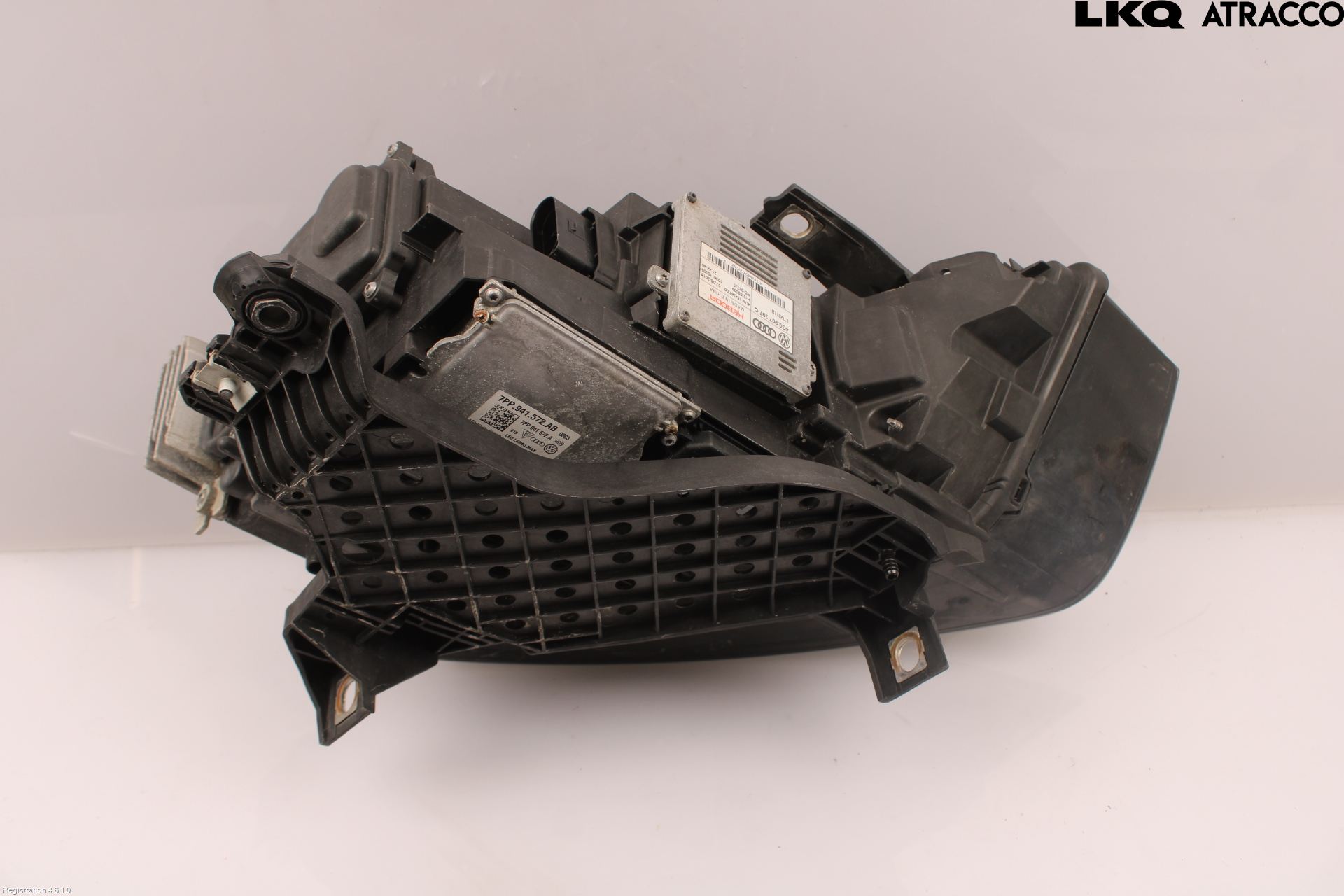 Audi Q3 8U 12-18 Strålkastare Vänster