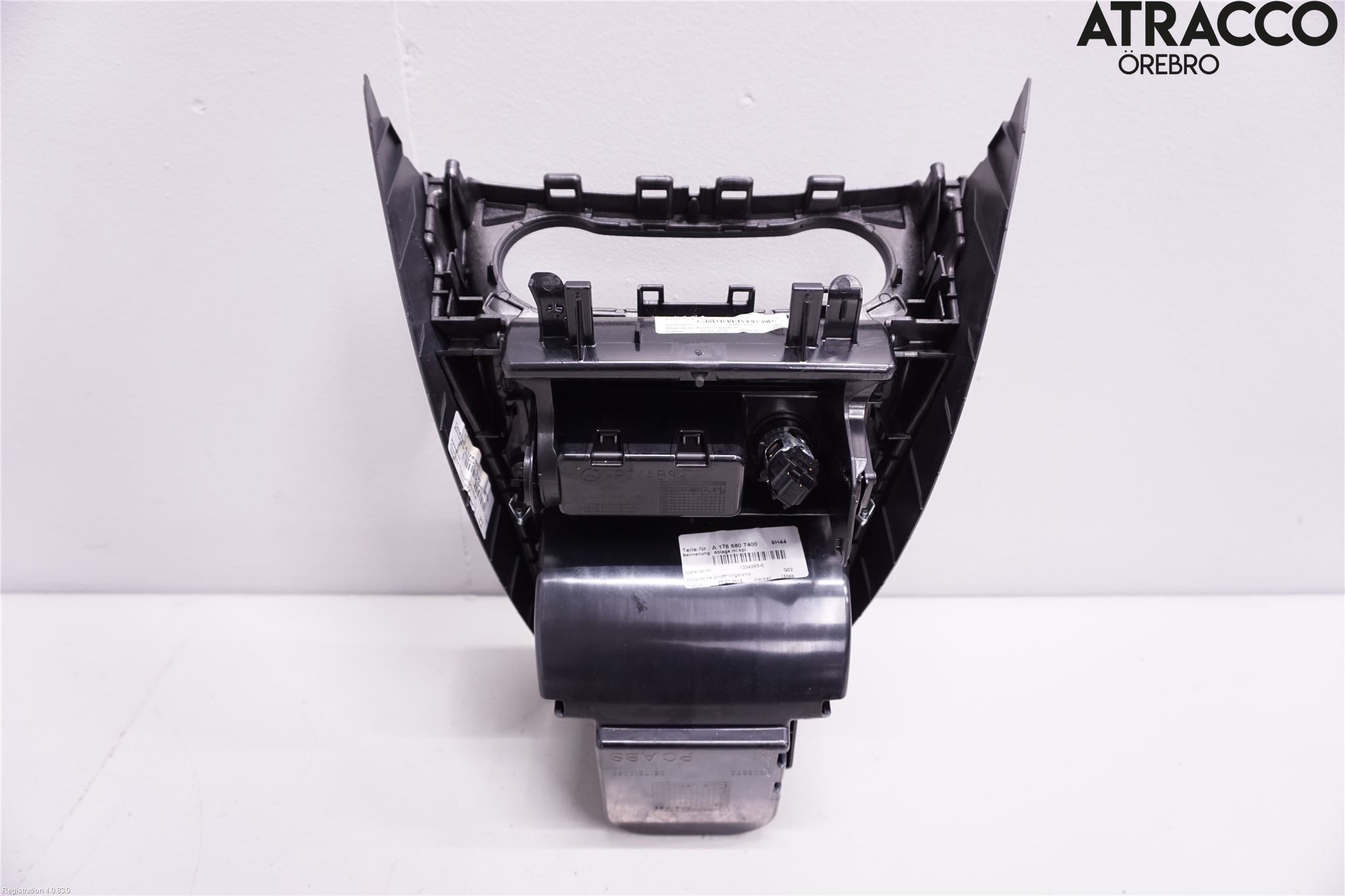 Mercedes-Benz MB CLA-KLASS (C117/X117) 13-19 Instrumentkonsoll Mitt