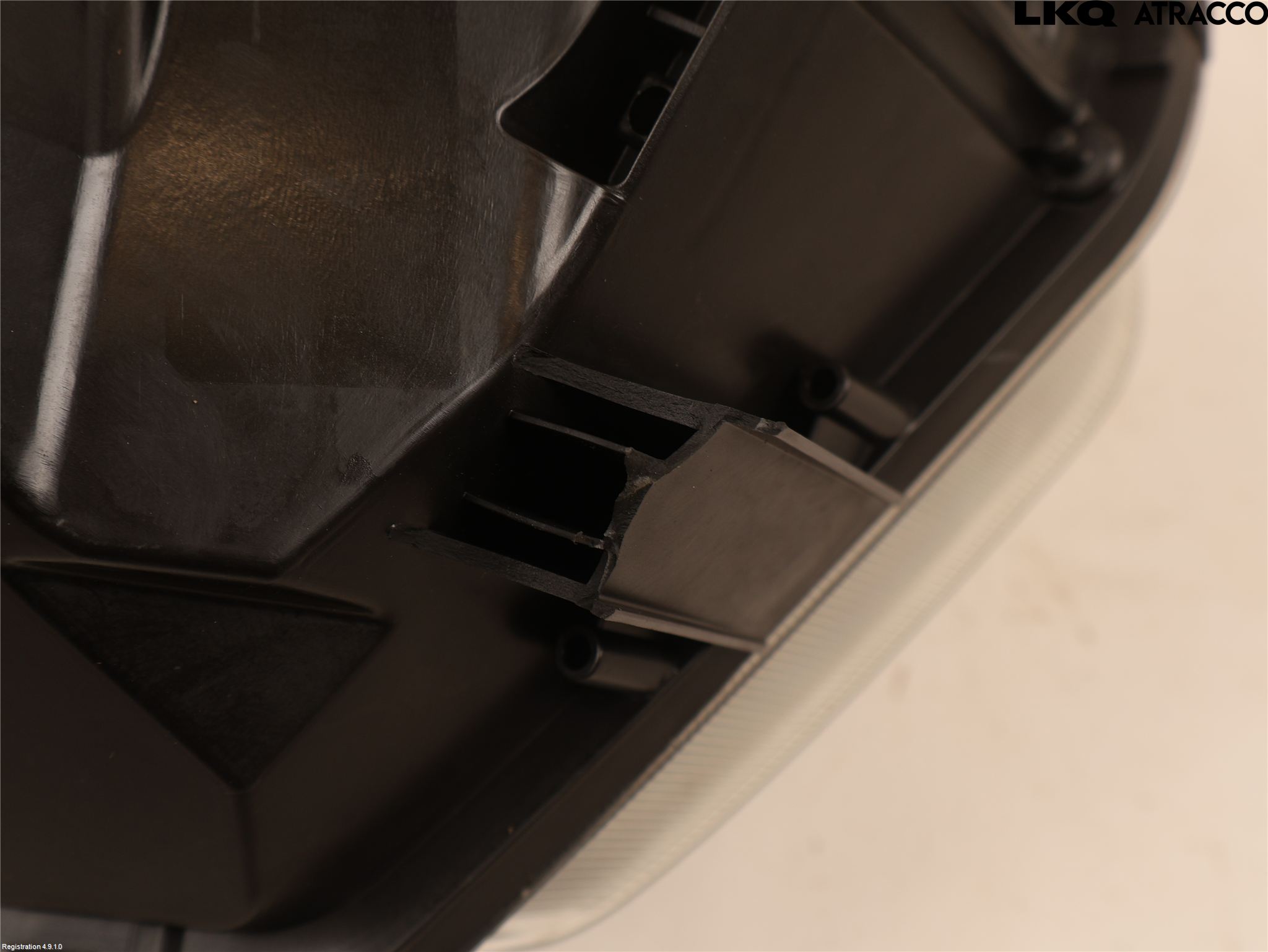 Dacia DUSTER 10-17 Strålkastare Höger