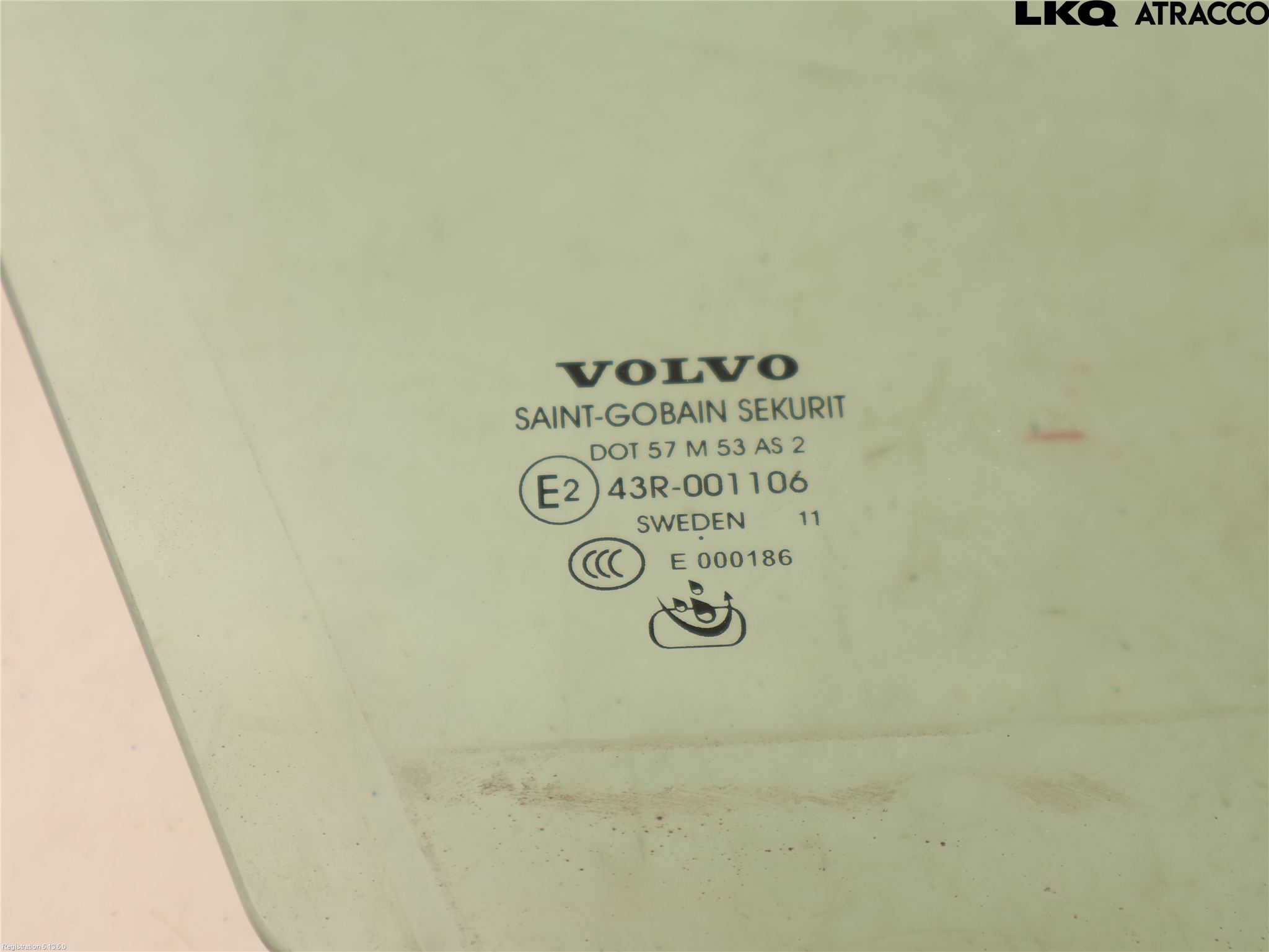 Volvo V60 11-13 Dörruta Fram Höger