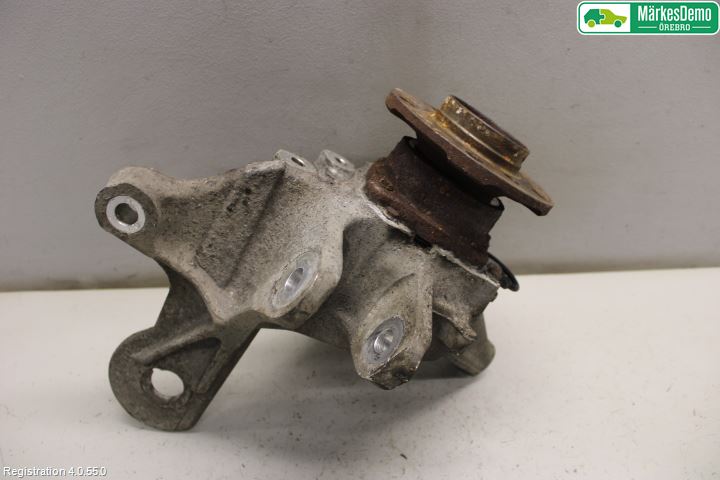 BMW 5 F10/F11/F18 09-17 Hjullagerhus-Spindel Hö B