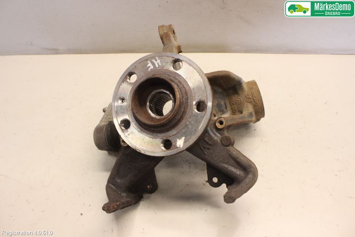 Volkswagen VW POLO 10-17 Styrspindel Lagerhus Vä