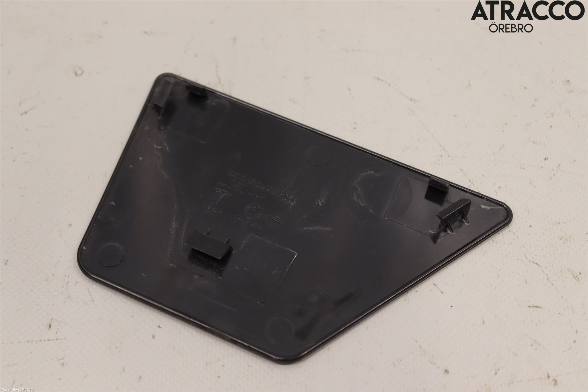 Tesla MODEL 3 17- Dörr Dekorlist Fram Hö