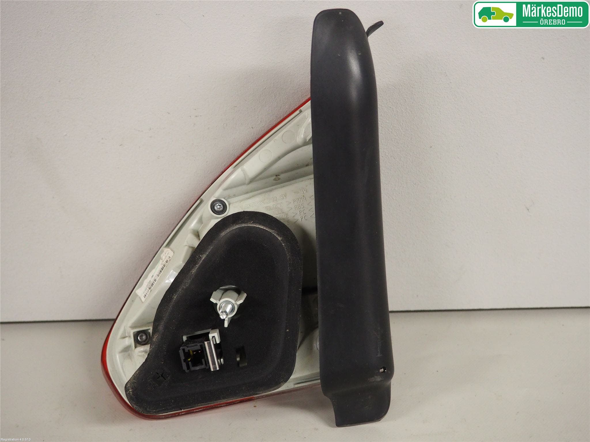 Peugeot 2008 13-20 Bakljus Lucka Vä