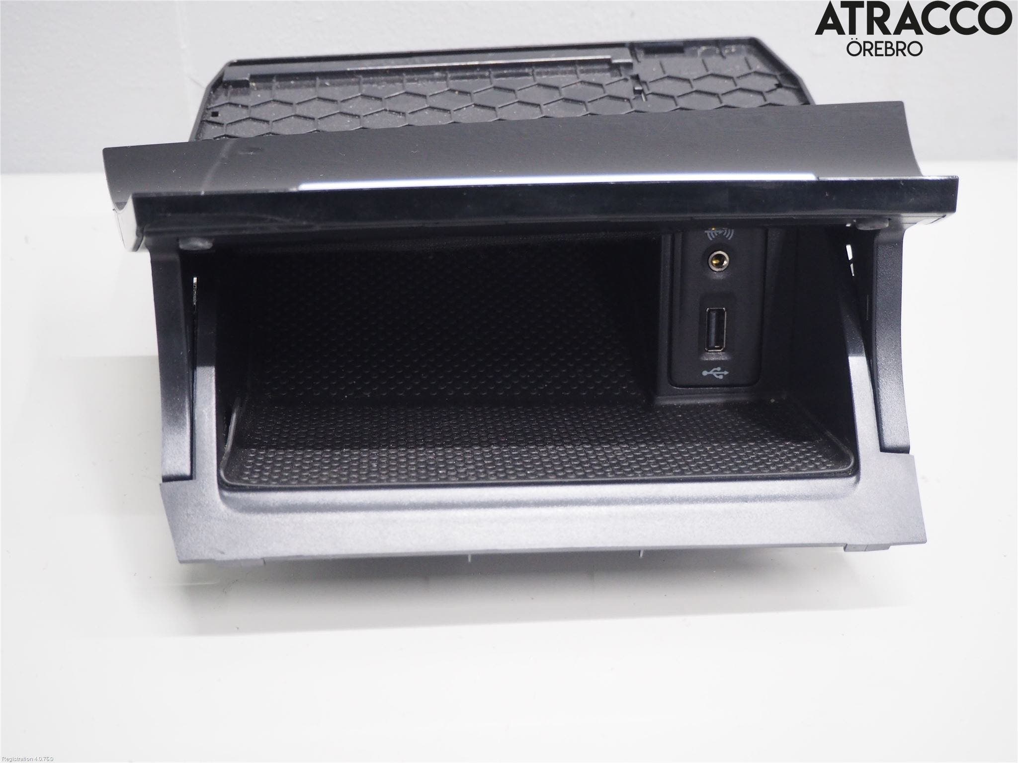 Volkswagen VW GOLF / E-GOLF VII 13-20 Instrumentbräda Förvaringsfack