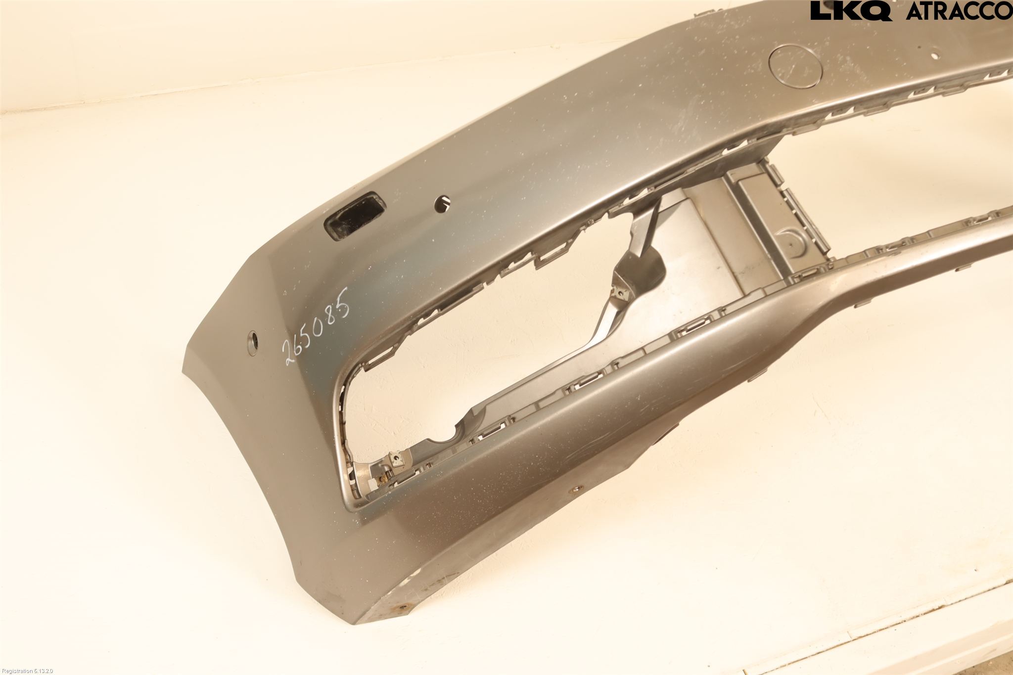 Volkswagen VW PASSAT 11-14 Stötfångarbeklädnad Fram