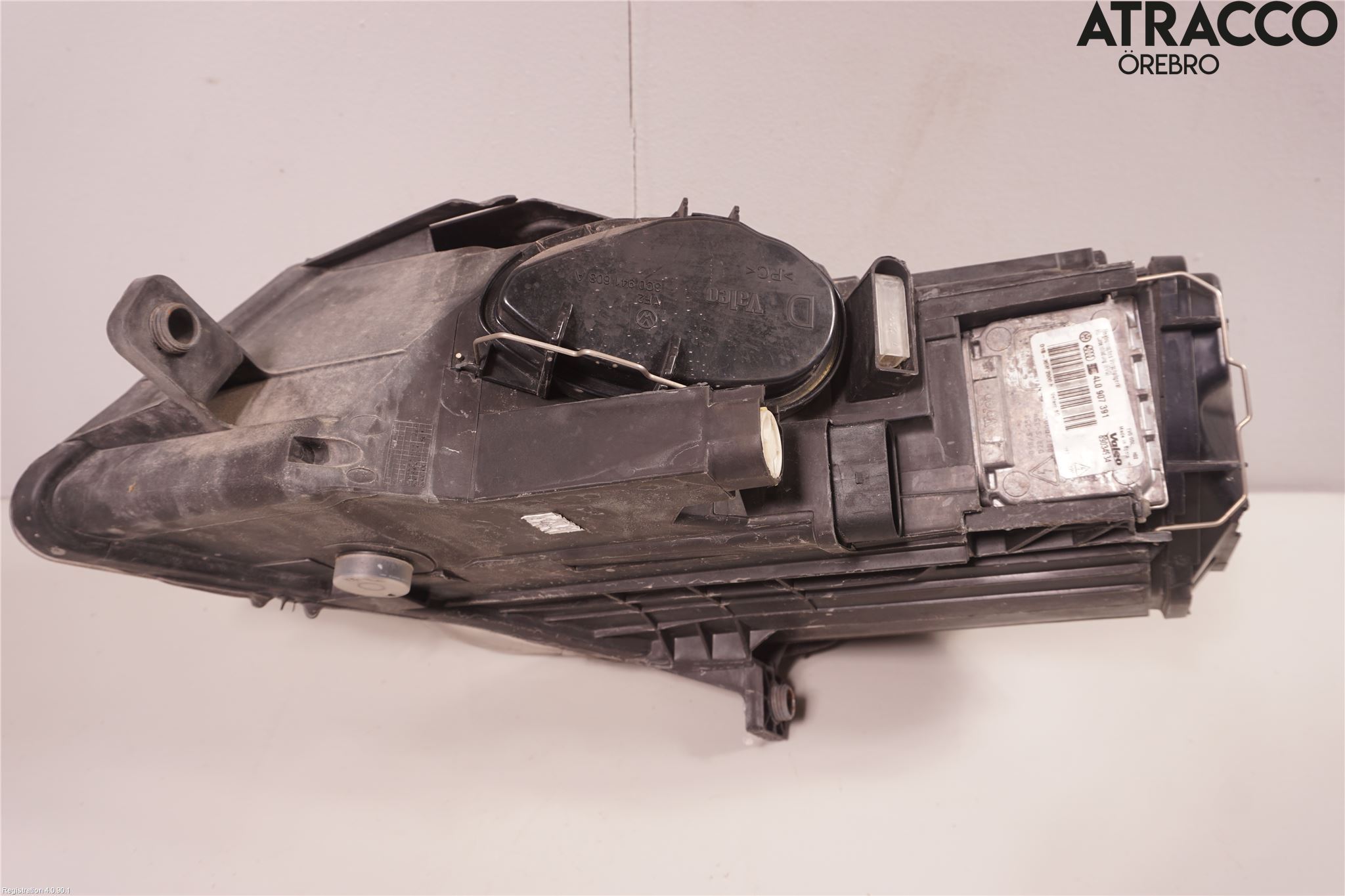 Volkswagen VW PASSAT 05-11 Strålkastare Höger