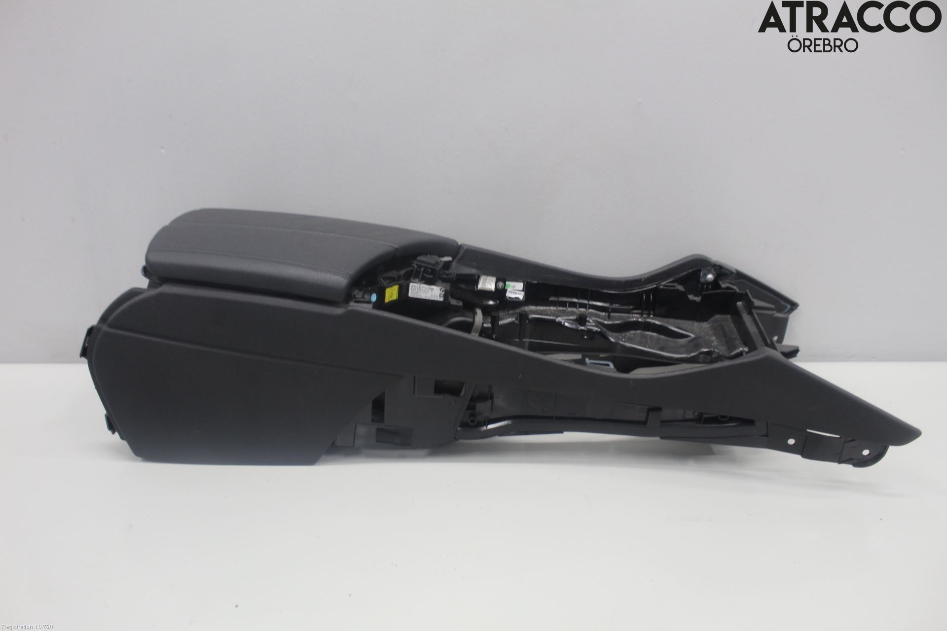 BMW 5 F10/F11/F18 09-17 Instrumentkonsoll Mitt