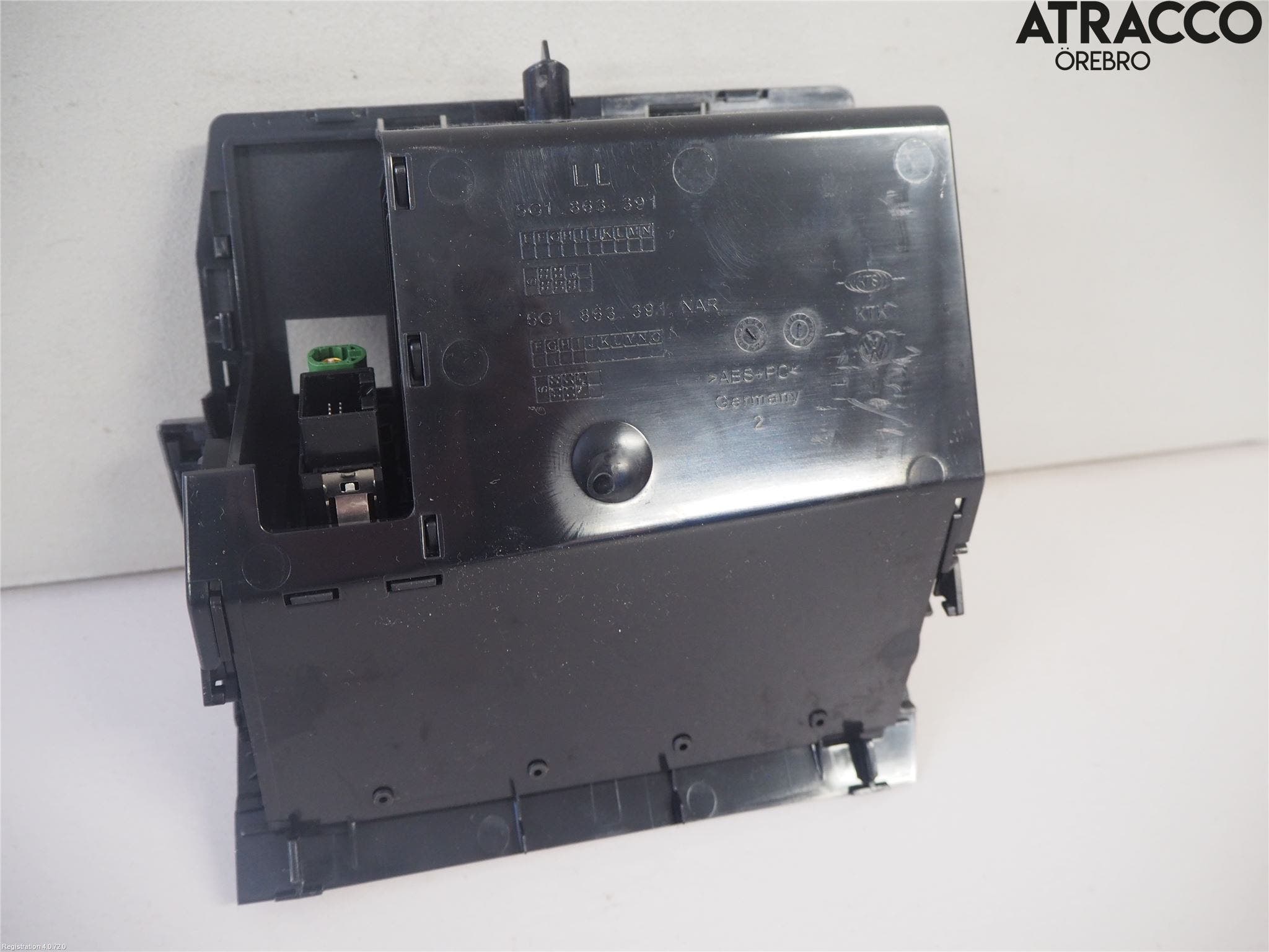 Volkswagen VW GOLF / E-GOLF VII 13-20 Instrumentbräda Förvaringsfack