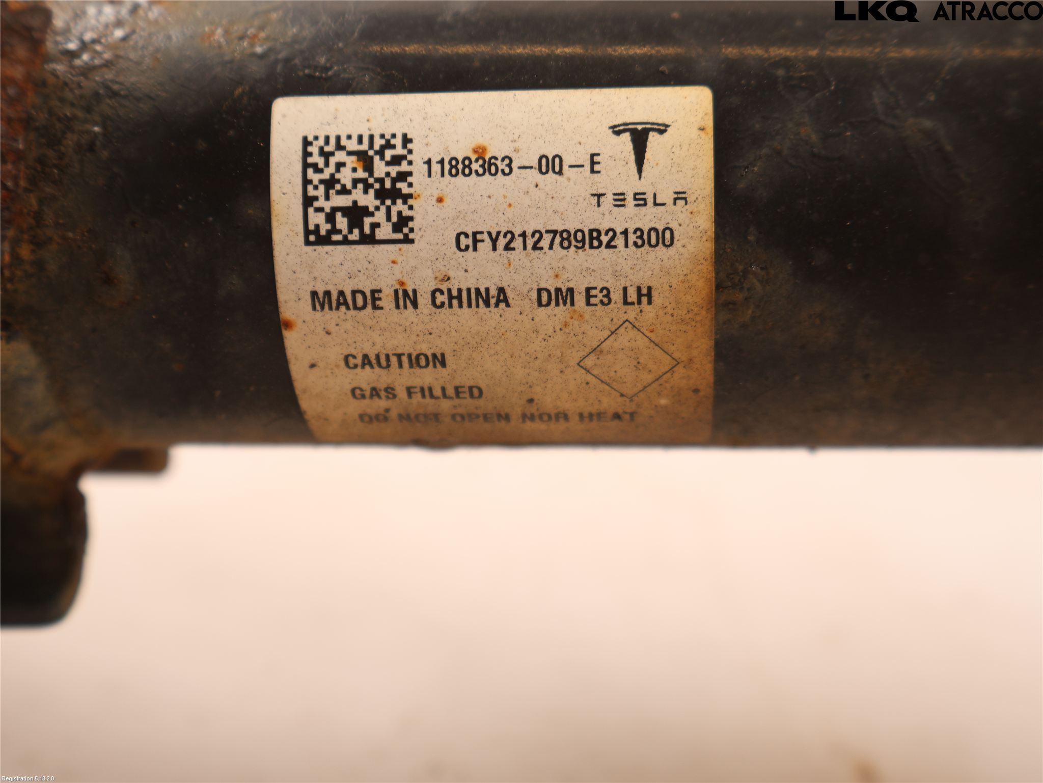 Tesla MODEL Y 21- Fjäderben Fram Vänster