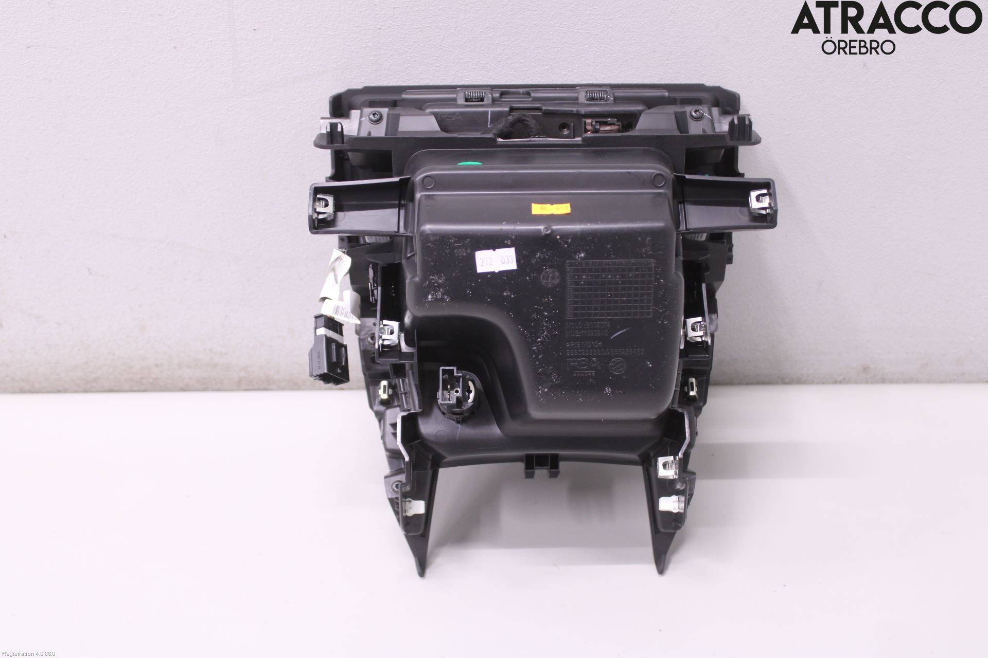 Citroen C4/E-C4 C4X/E-C4X III 21- Instrumentkonsoll Mitt