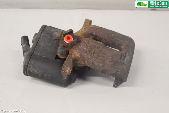 Volkswagen VW PASSAT 11-14 Bromsok Bak Höger