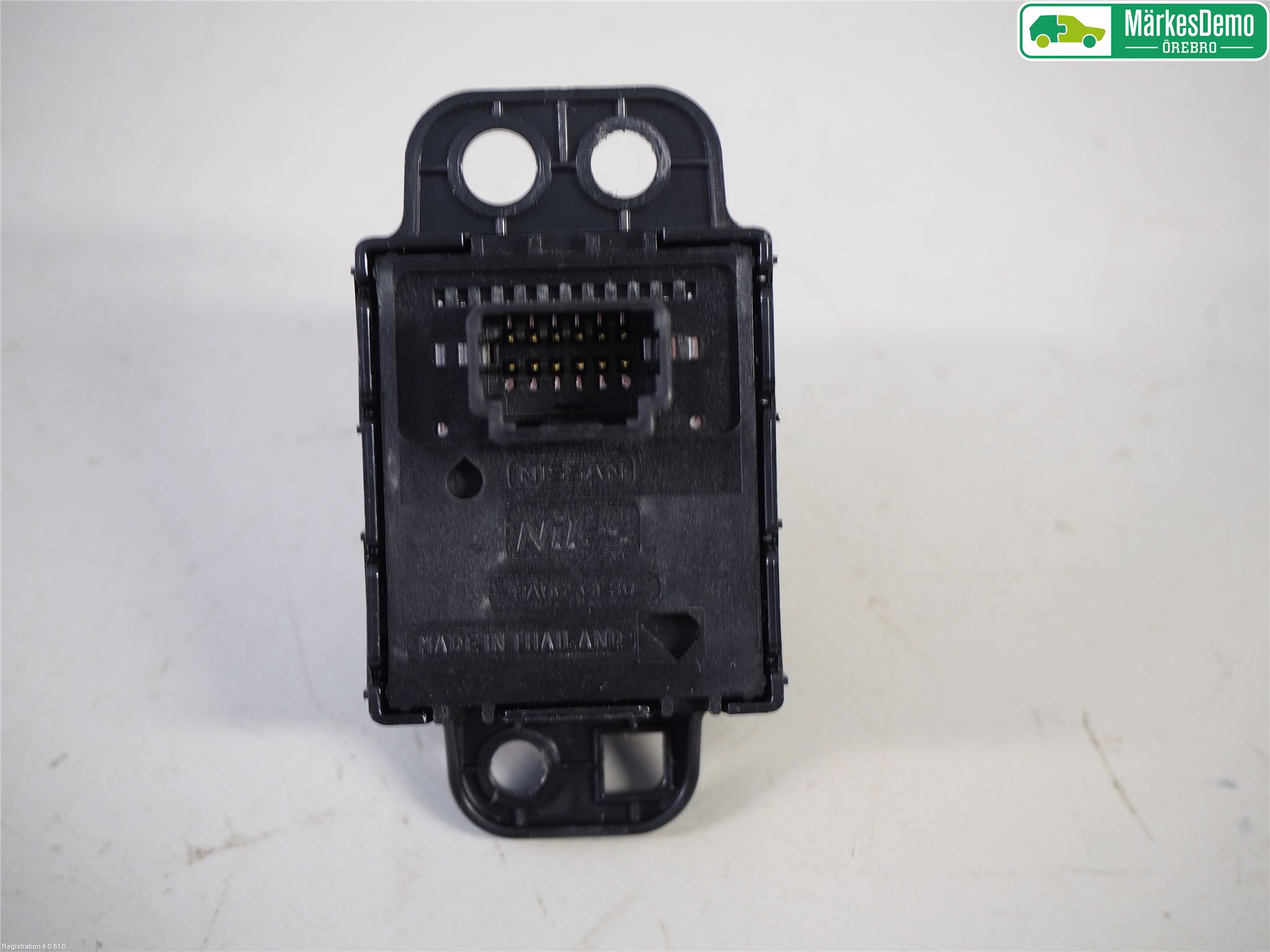 Nissan QASHQAI 14-17 Strömställare Parkeringsbroms