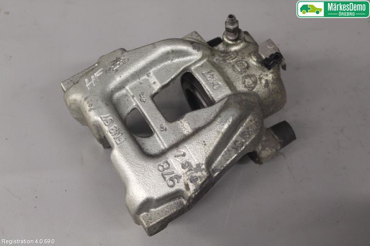 Fiat DOBLO CARGO Bromsok Fram Höger