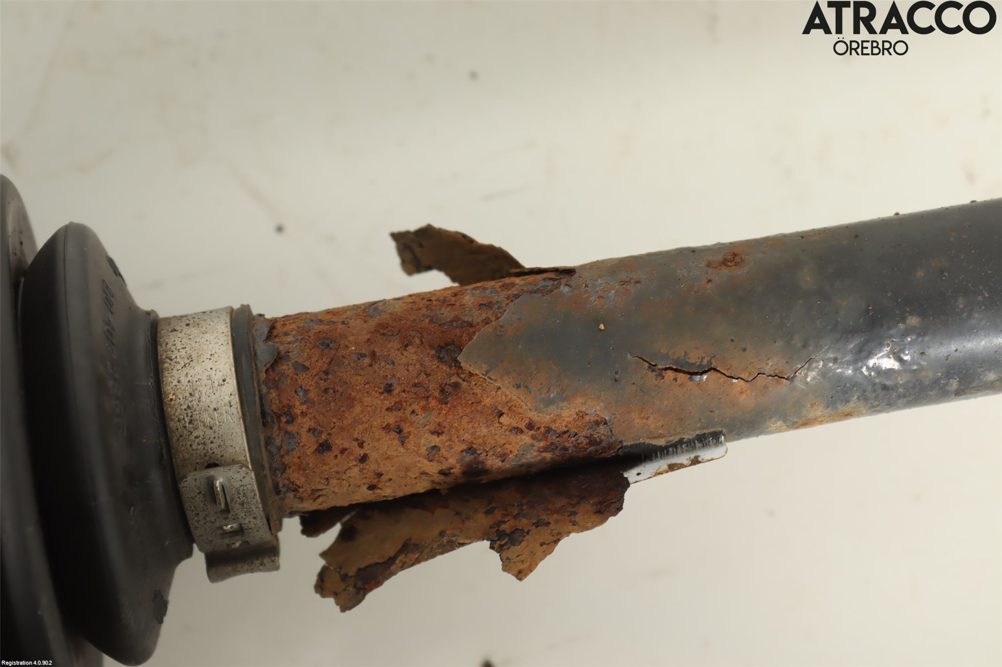 Volkswagen VW PASSAT 11-14 Drivaxel Fram Vänster