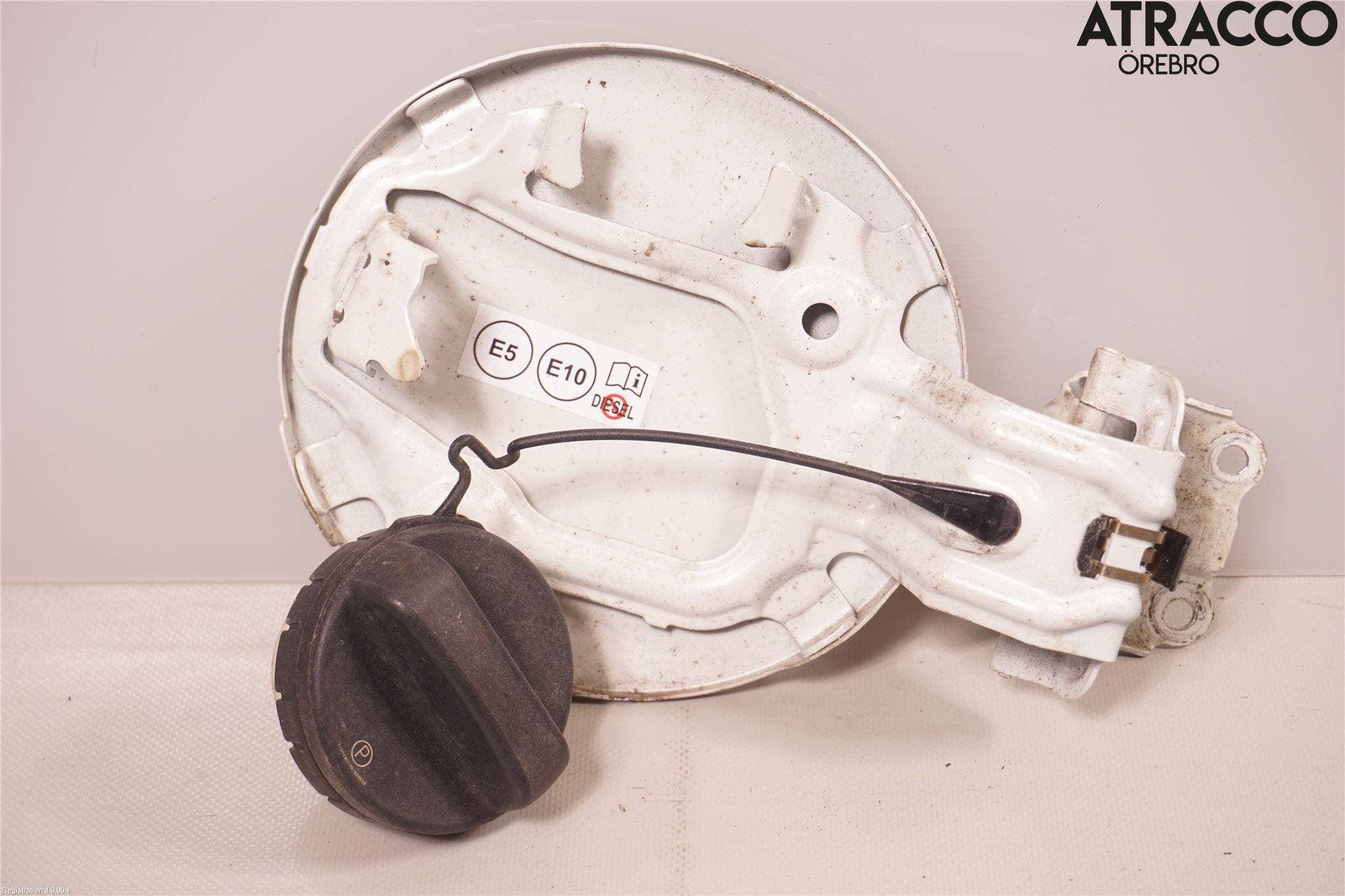 Toyota AURIS 13-19 Tanklucka