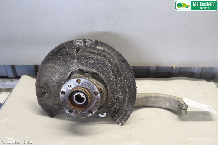 BMW X5 E70 07-13 Styrspindel Lagerhus Vä