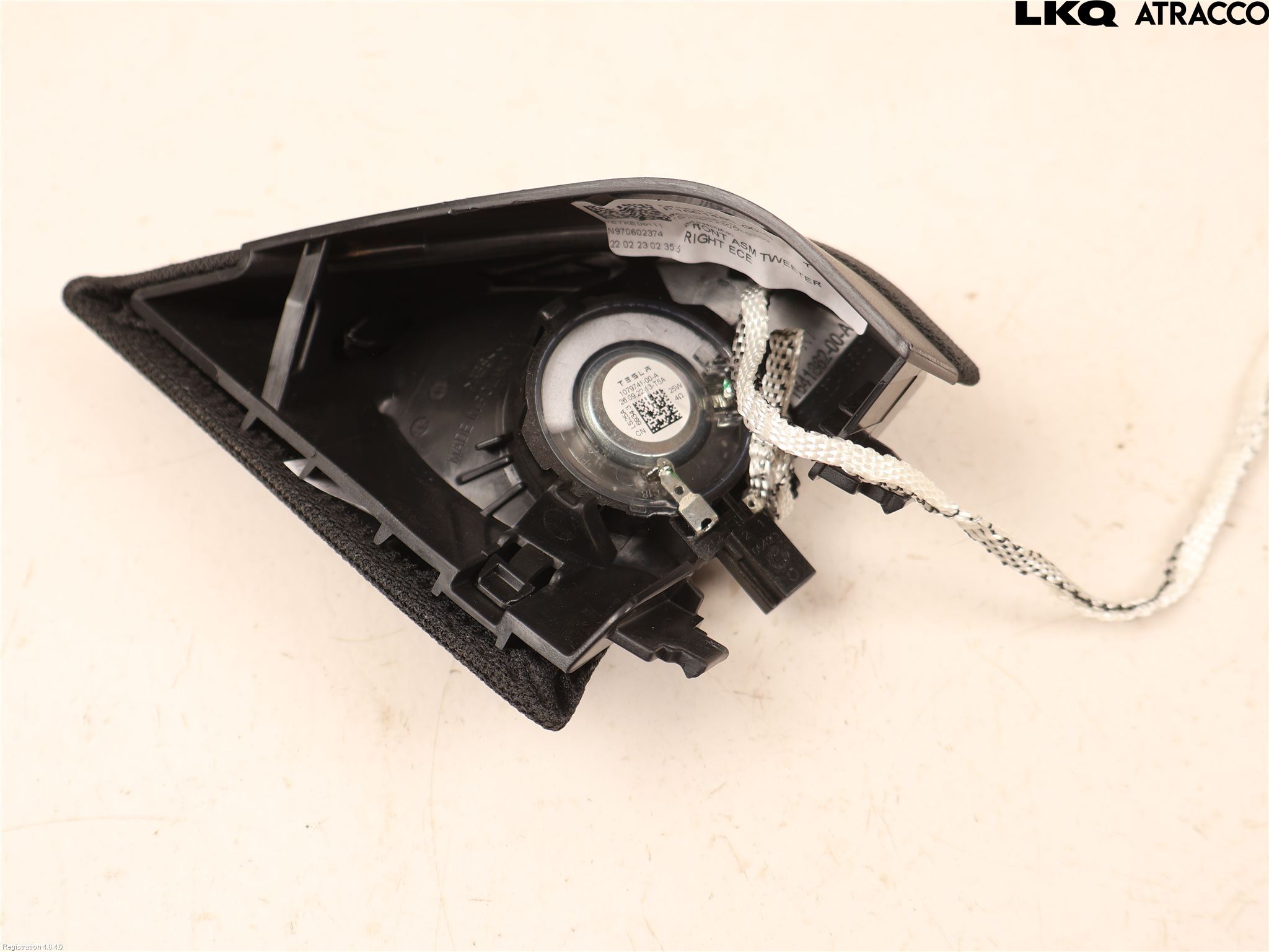 Tesla MODEL Y 21- Högtalare