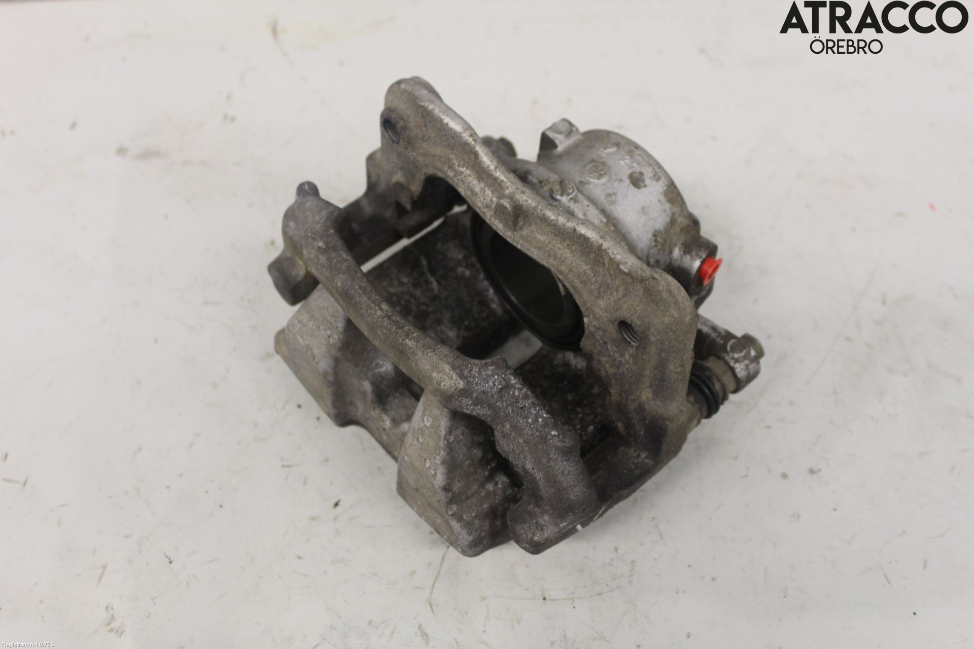 BMW 5 G30/G31/F90 17-23 Bromsok Fram Vänster