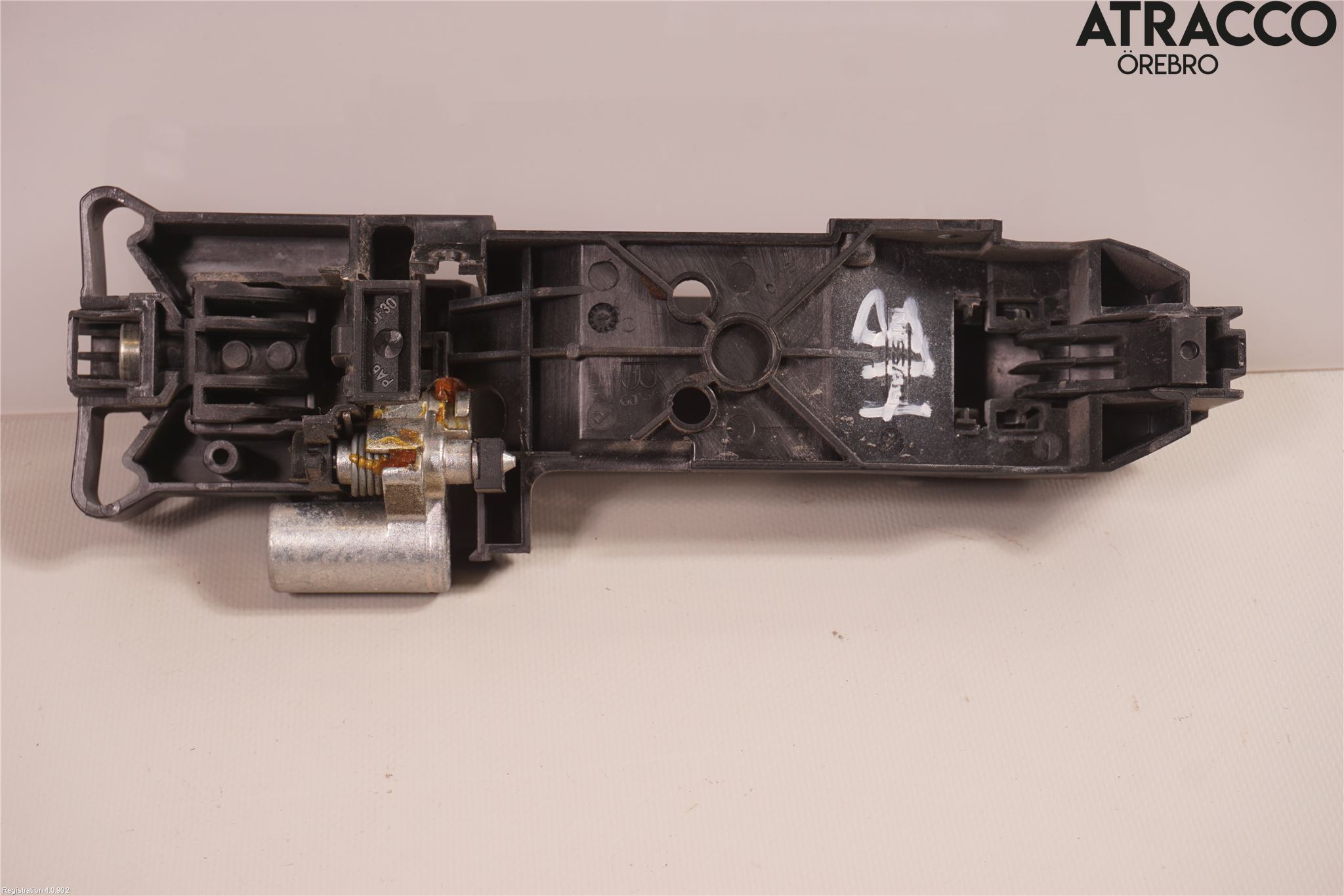 Nissan NOTE E11 06-14 Dörrhandtag Yttre Hö