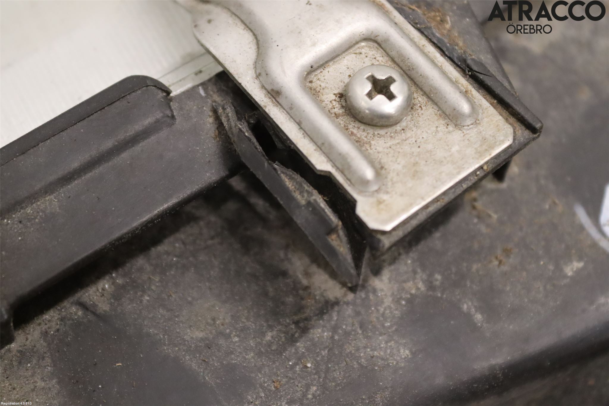 Nissan ALMERA    96-00 Strålkastare Vänster