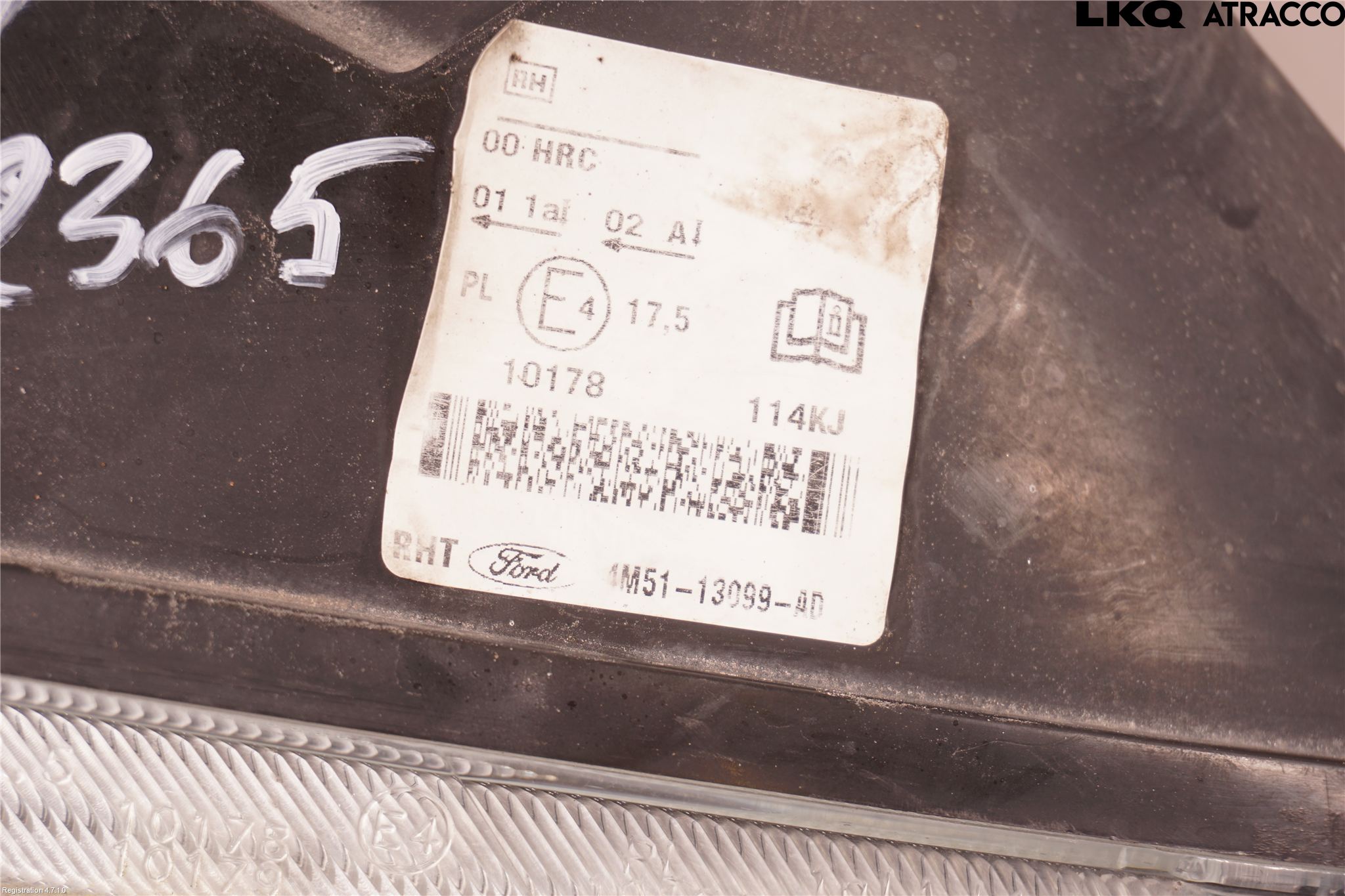 Ford FOCUS     04-07 Strålkastare Höger