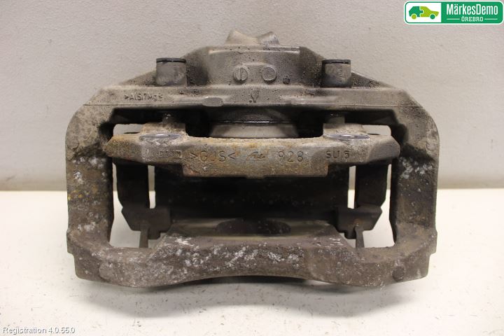 BMW 5 F10/F11/F18 09-17 Bromsok Fram Vänster