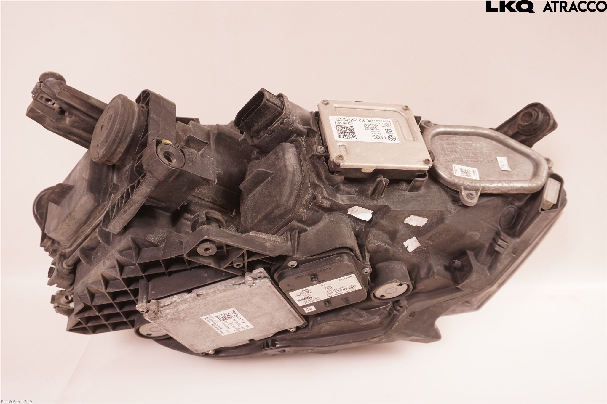 Volkswagen VW PASSAT 15-19 Strålkastare Vänster